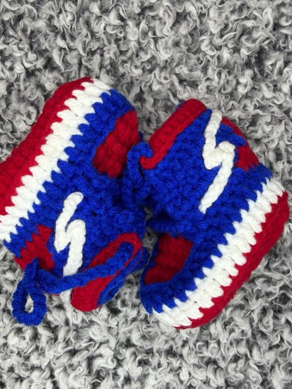 Handmade Kids Pom Beanie and Booties Set - Red, Blue & White 🧶